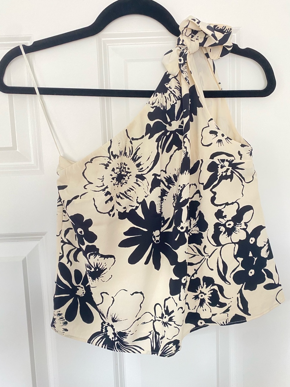 Abercrombie & Fitch Cream and Black Floral One-Shoulder Tank Top